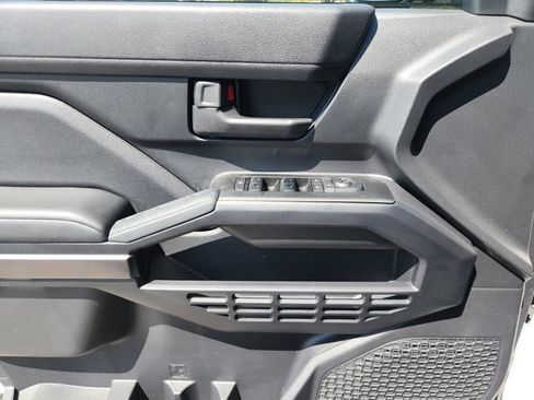 Certified 2025 Toyota 4Runner SR5 AWD/4WD image 21