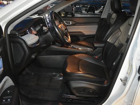 Used 2022 Jeep Compass Latitude w/ Sun and Sound Group image 13