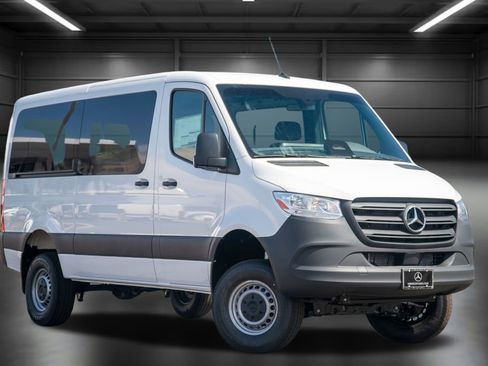 Used 2025 Mercedes-Benz Sprinter 144 Cargo image 3