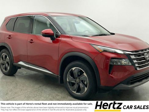 Used 2025 Nissan Rogue SV image 1