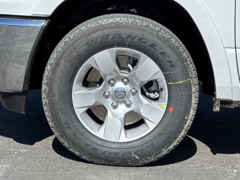 New 2026 RAM 1500 4x4 Crew Cab image 23