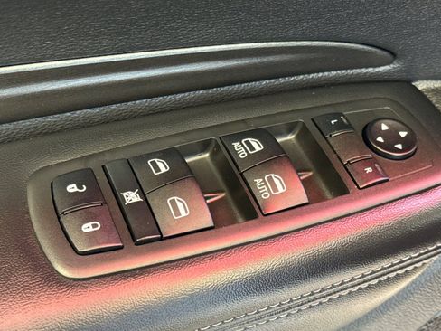 Used 2022 Dodge Durango SXT AWD/4WD image 14