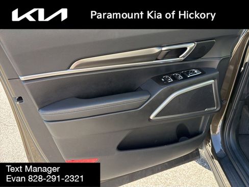 Used 2025 Kia Telluride S FWD image 19