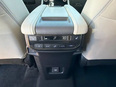 Used 2024 Toyota Grand Highlander AWD Hybrid image 27