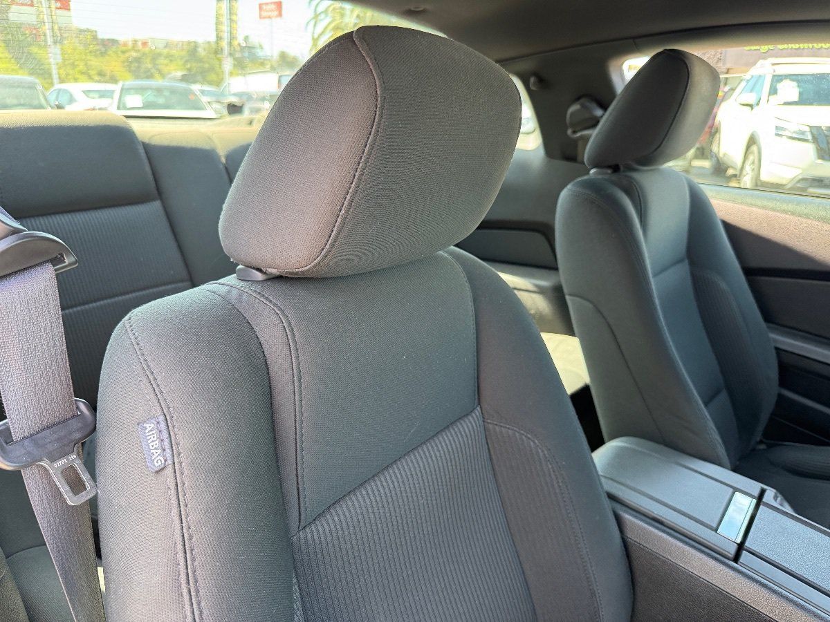 Used 2010 Ford Mustang Coupe RWD image 10