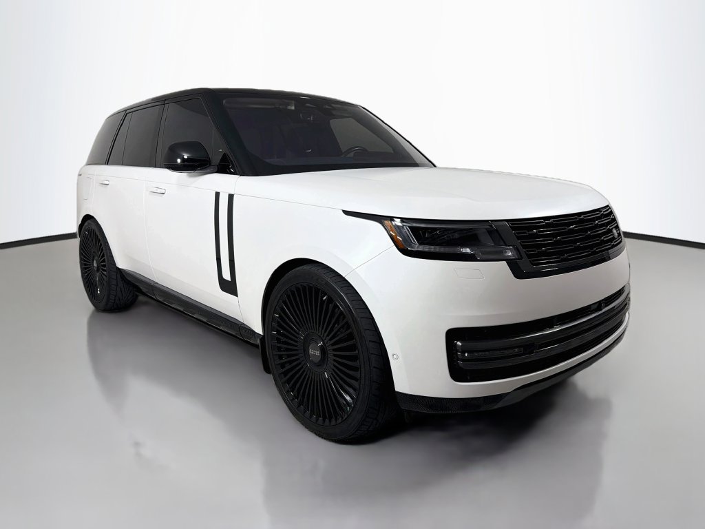 Used 2023 Land Rover Range Rover SE AWD/4WD image 3