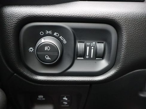 Used 2025 RAM 1500 Big Horn AWD/4WD image 15