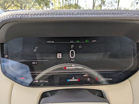 Used 2024 Land Rover Range Rover SE image 17