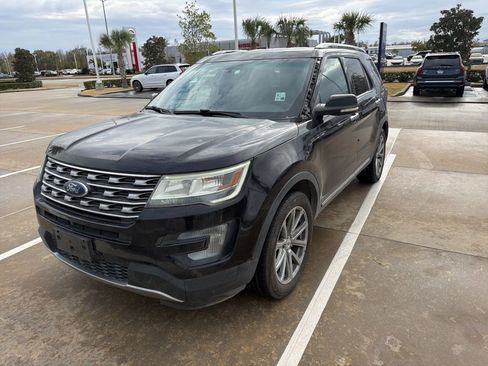 Used 2017 Ford Explorer Limited image 2