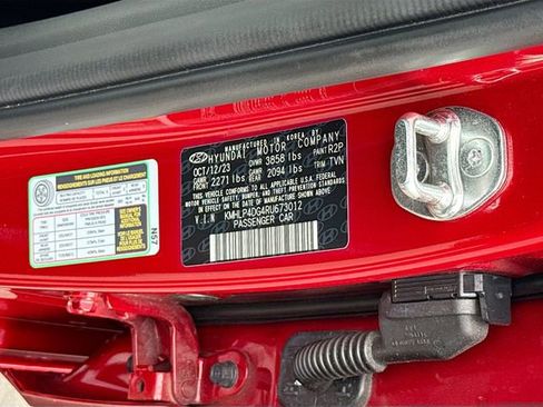 Used 2024 Hyundai Elantra Limited image 31