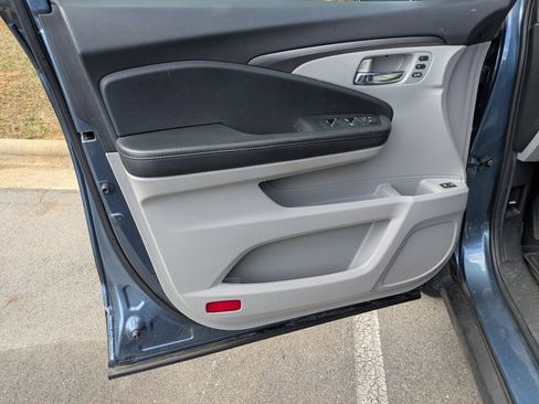 Used 2021 Honda Pilot Special Edition image 10