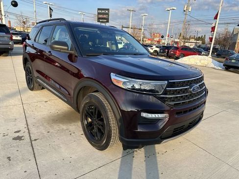 Used 2022 Ford Explorer XLT w/ Equipment Group 202A image 11
