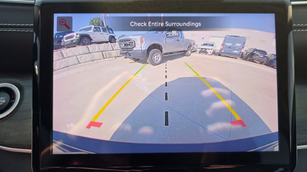 Used 2023 Jeep Grand Cherokee Limited AWD/4WD image 36
