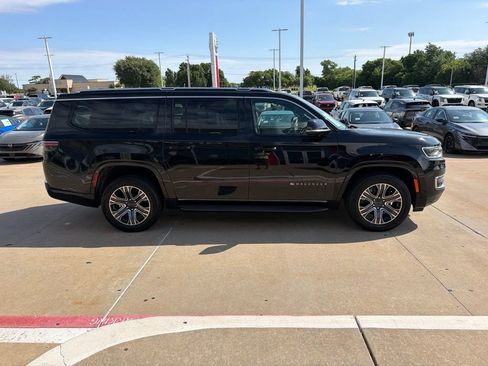 Used 2024 Jeep Wagoneer L Series II AWD/4WD image 6
