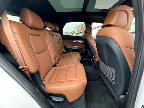 Used 2025 Genesis GV70 2.5T w/ Advanced Package image 23