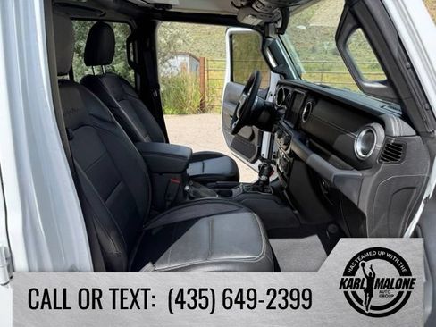 Used 2023 Jeep Wrangler Unlimited Sahara AWD/4WD image 36