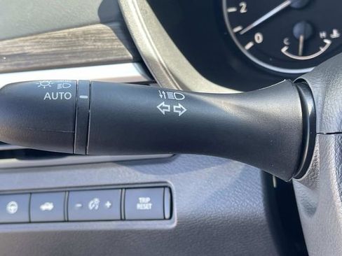 Used 2025 Nissan Altima 2.5 SL FWD image 39