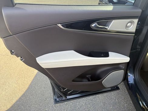 Certified 2023 Lincoln Nautilus Black Label AWD/4WD image 12