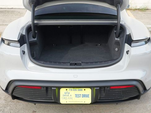 Used 2021 Porsche Taycan RWD image 10