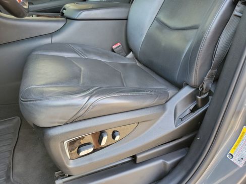 Used 2019 Cadillac Escalade ESV Luxury RWD image 10