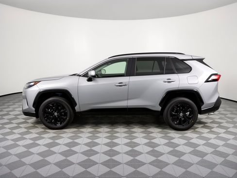 Used 2024 Toyota RAV4 SE w/ Convenience Package AWD/4WD image 2