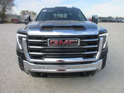 New 2026 GMC Sierra 3500 SLT w/ SLT Premium Package image 12