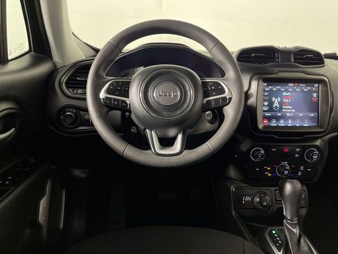 Used 2023 Jeep Renegade Latitude AWD/4WD image 16