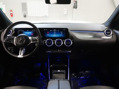 Used 2025 Mercedes-Benz GLA 250 4MATIC image 15