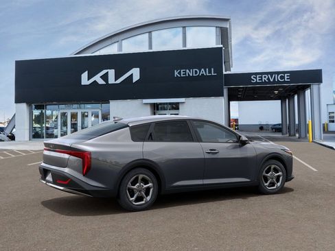 New 2026 Kia K4 LXS FWD image 6