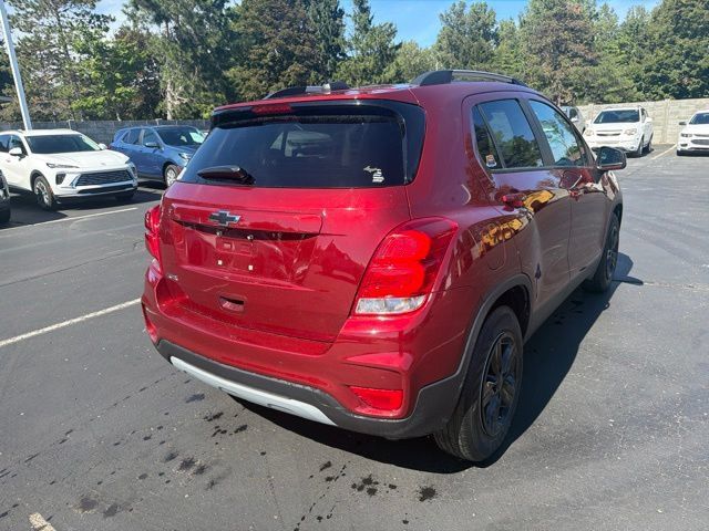 Used 2021 Chevrolet Trax LT w/ Driver Confidence Package FWD image 6