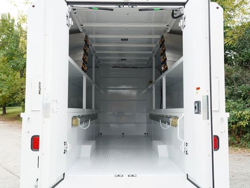 Used 2023 Mercedes-Benz Sprinter 3500 image 4