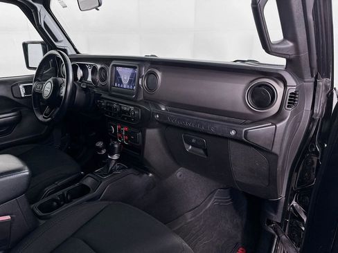 Used 2021 Jeep Wrangler Unlimited Sport image 33