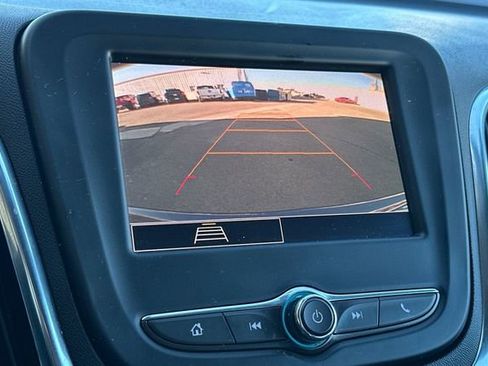 Used 2023 Chevrolet Equinox LT image 22