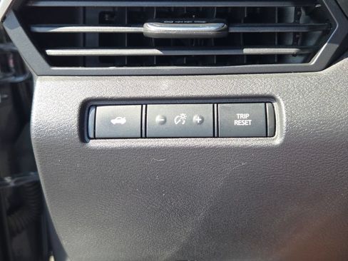 Used 2024 Nissan Altima 2.5 SV FWD image 24