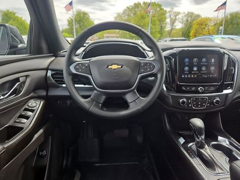 Used 2023 Chevrolet Traverse LT FWD image 14