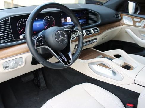 Used 2025 Mercedes-Benz GLE 450 4MATIC Coupe w/ Acoustic Comfort Package image 9
