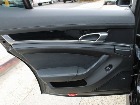 Used 2012 Porsche Panamera image 41