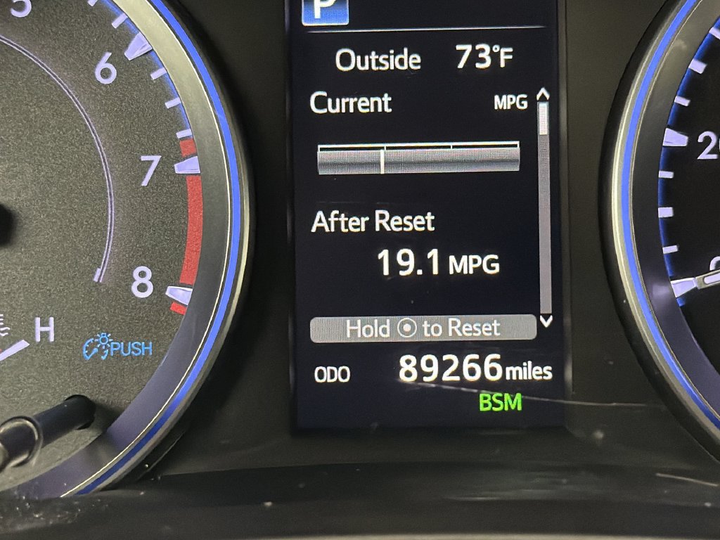 Used 2019 Toyota Highlander XLE AWD/4WD image 25