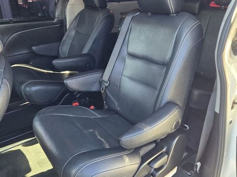Used 2016 Toyota Sienna SE image 14