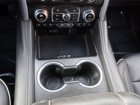 Used 2023 GMC Yukon XL SLT image 23