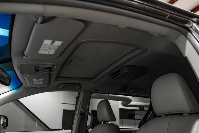 Used 2012 Toyota Sienna XLE FWD image 5