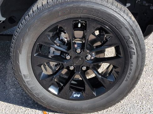 Used 2022 Jeep Wrangler Unlimited Sahara AWD/4WD image 11