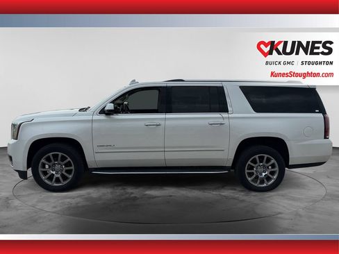 Used 2017 GMC Yukon XL Denali w/ Open Road Package AWD/4WD image 4