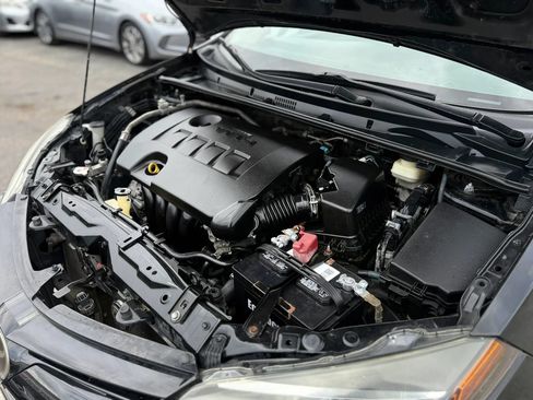 Used 2017 Toyota Corolla LE FWD image 9