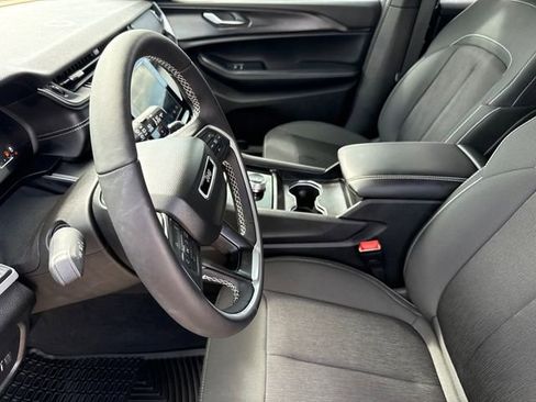Used 2025 Jeep Grand Cherokee L Laredo w/ Luxury Tech Group I AWD/4WD image 21