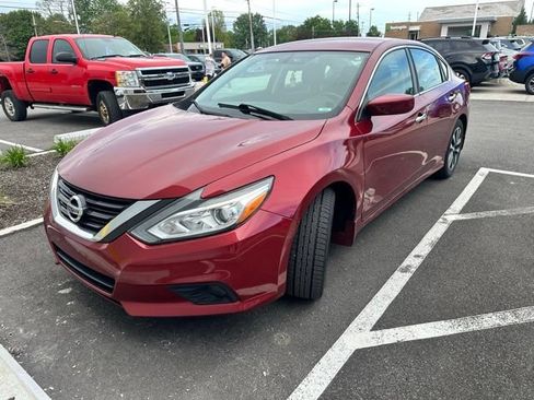 Used 2016 Nissan Altima 2.5 SV FWD image 2