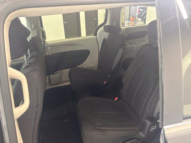 Used 2023 Chrysler Voyager LX FWD image 19