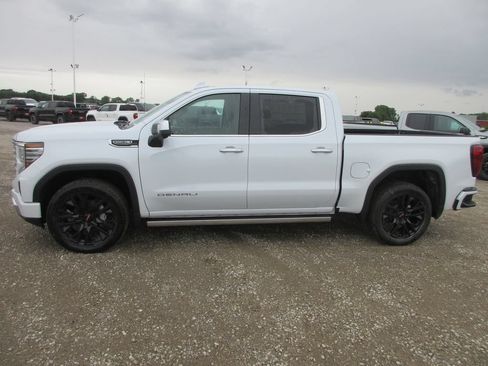 New 2026 GMC Sierra 1500 Denali w/ Denali Reserve Package AWD/4WD image 11