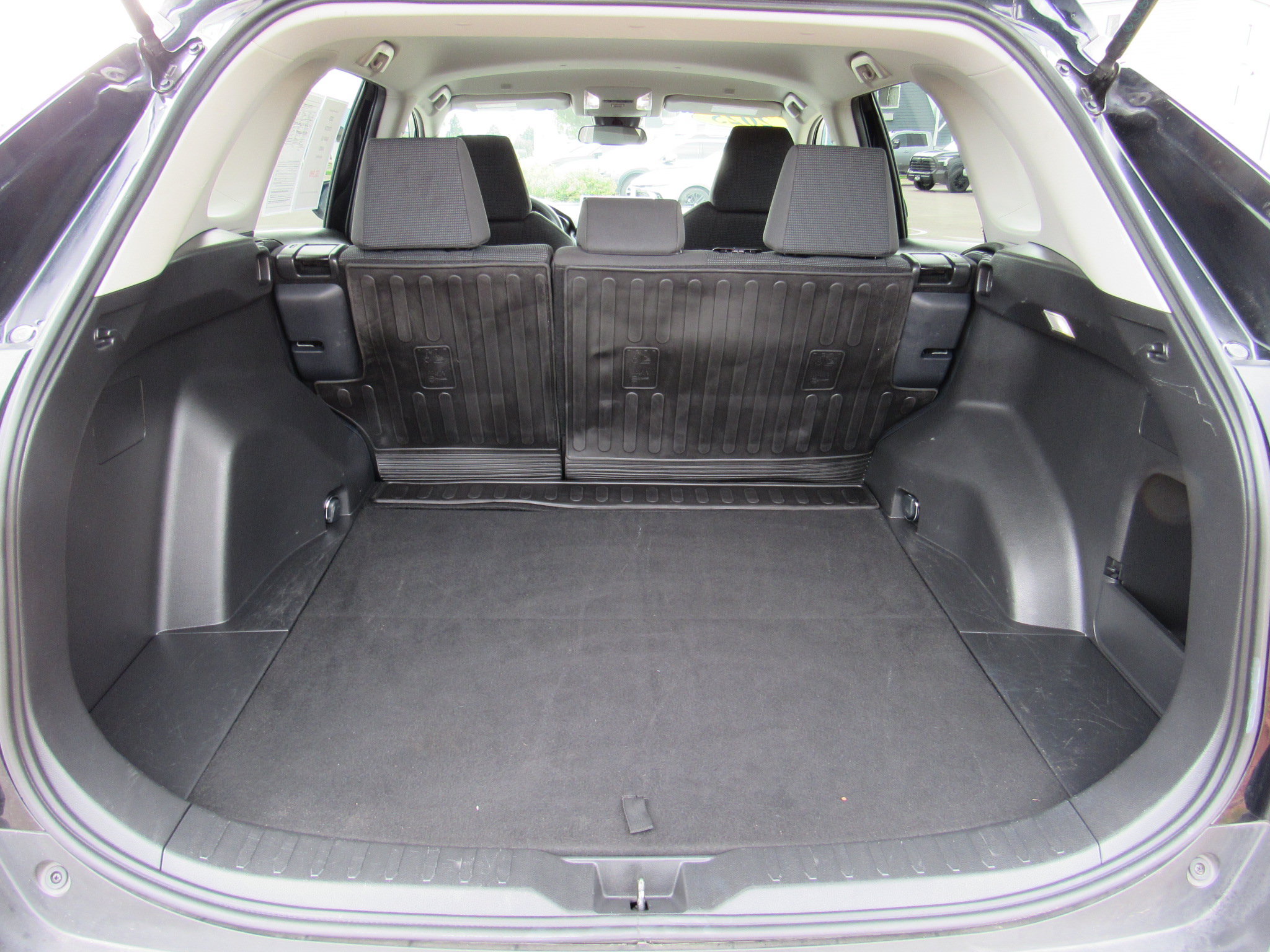 Used 2025 Toyota RAV4 LE AWD/4WD image 37