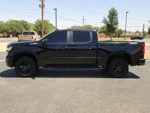 Used 2024 Chevrolet Silverado 1500 LT Trail Boss w/ Convenience Package II AWD/4WD image 2